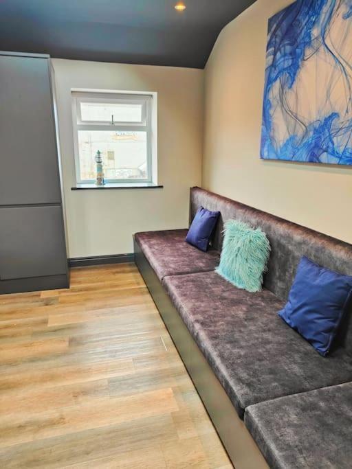 Sloane Modern 2 Bedroom Seafront Apartment بلاكبول المظهر الخارجي الصورة